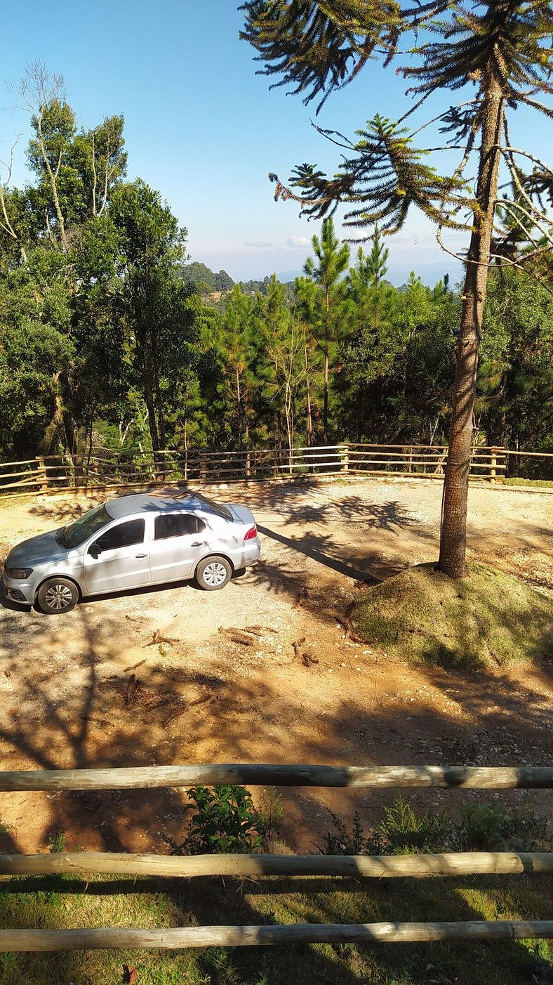 Chalé dos Tucanos- Parede de vidro com linda vista